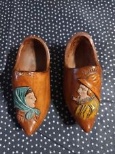 Petite paire de sabots en terre cuite signé de L’Isle Adam  XXème " St - Malo"