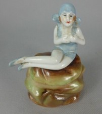 FIGURINE PORCELAINE BAIGNEUSE
