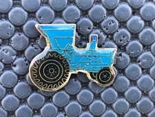 PINS PIN BADGE CAR TRACTOR TRACTEUR ALLIS CHALMERS