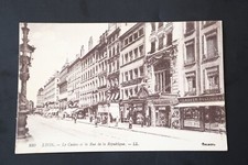 Carte Postale Ancienne: Lyon - 520. Casino Et La Rue De La République