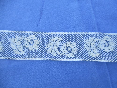 Entre deux dentelle fine - dentelle,