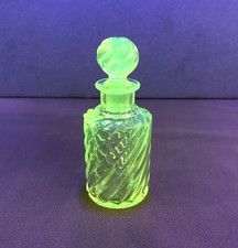 ancien flacon à parfum en ouraline / cristal jaune BACCARAT modèle BAMBOU 11,5cm