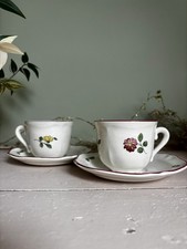 Duo De Tasses Et Soucoupes