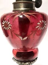 Ancienne lampe à pétrole en verre Rouge Rubis émaillé Fleurs/libellule