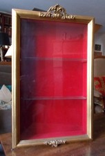 vitrine, étagère murale en bois et verre 65 x 40 x 10 cm