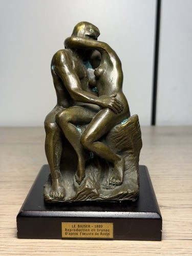 Sculpture baiser après - le,
