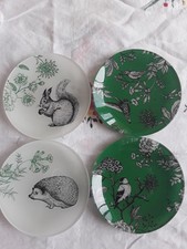 quatre assiettes à dessert en verre peint animaux forêt