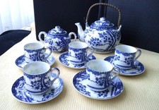 Service à thé en porcelaine