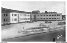 AUUP2-0092-27 - LA RIVIERE THIBOUVILLE - Les services administratifs des usine