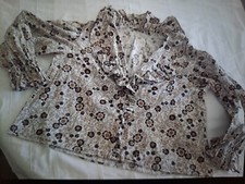 Chemisier A Volants Et Manches Bouffantes