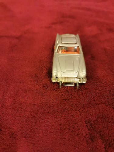 Corgi 270 aston window box - aston, m.window