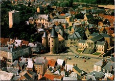 *74001 cpm 36 Issoudun - Place du 10 Juin