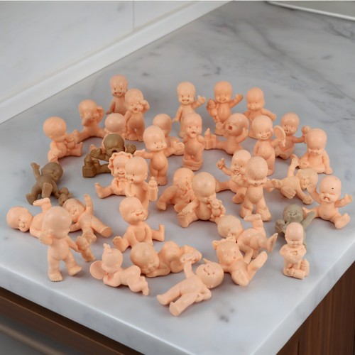 Lot figurines poupées - lot,