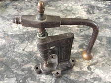 Ancienne presse à riveter oeillets Daude N° 9 outil ancien bourrelier cordonnier