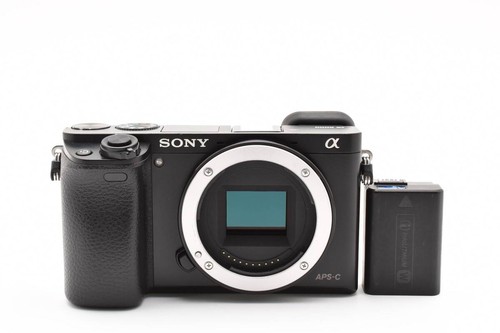Sony a6000 camera - lens, 16-70mm