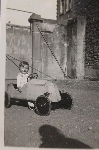 Bambin dans voiture - bambin, a