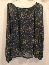Blouse bleu marine à fleurs