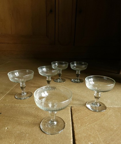Champagne coupe - 6,