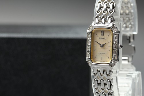 Presque comme neuve montre - neuve],