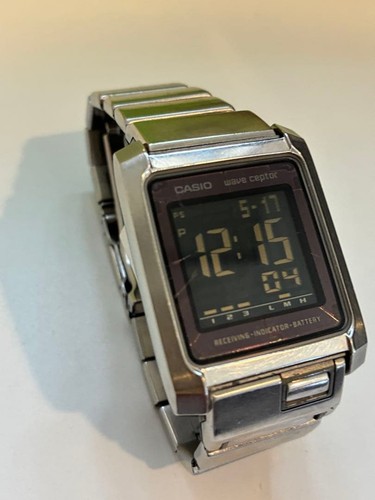 Montre solaire radiocommandée