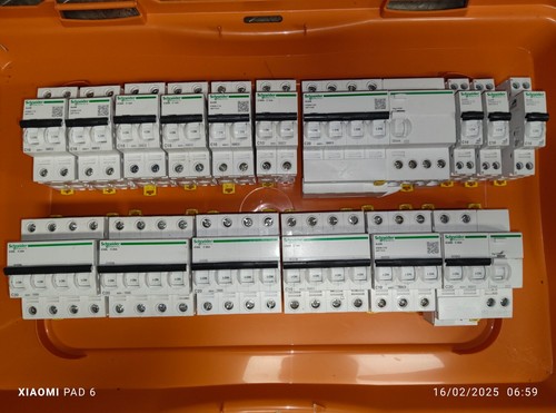 Lot schneider disjoncteurs - schneider,