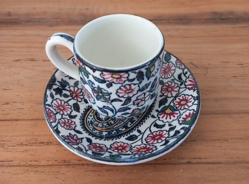 Tasse sous - et,