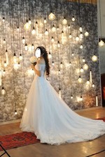 robe de mariée romantique princesse dentelle col bateau taille 36