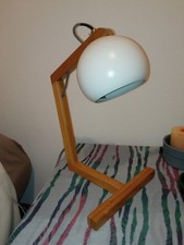 Lampe en bois. Atmosphera