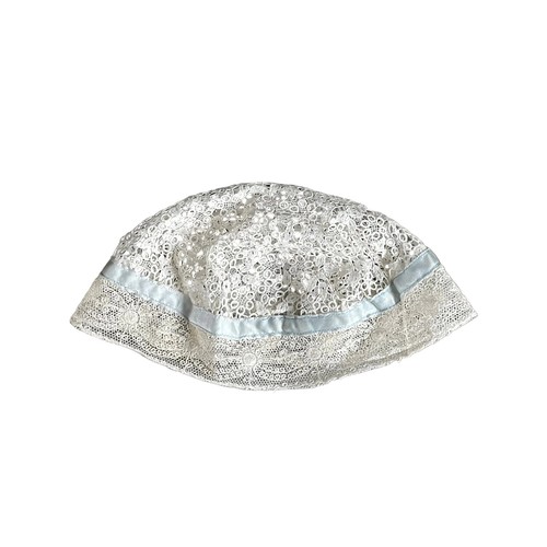 Bonnet de bébé ancien en