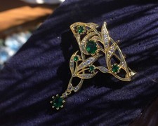 Broche Belle Eopque Dentelle Floral Laurier Serti de CZ Vert Plaqué Or SC21