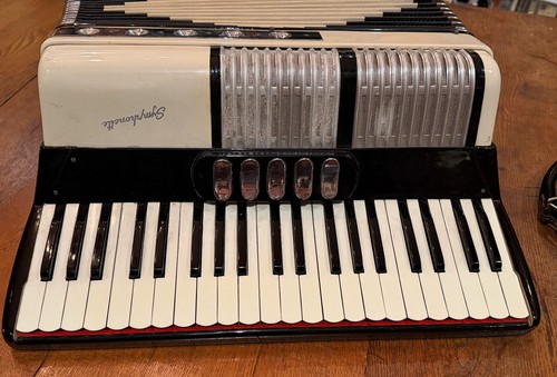Italian symphonette accordion - italian,