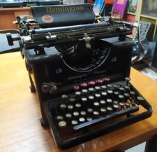 Machine a écrire  REMINGTON Paragon 12 Made in USA ancienne Noire