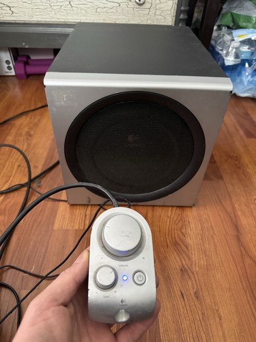 Logitech 2300 1 - z-2300, powered