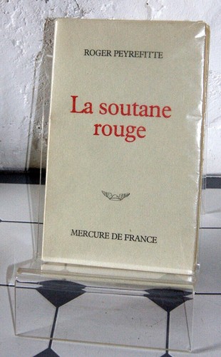 Peyrefitte soutane rouge - peyrefitte, la