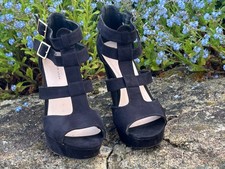 Paire nus pieds sandales - nus, /