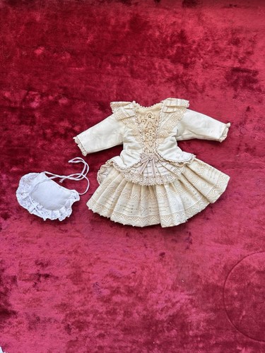 Robe poupee ancienne petite - ancienne,
