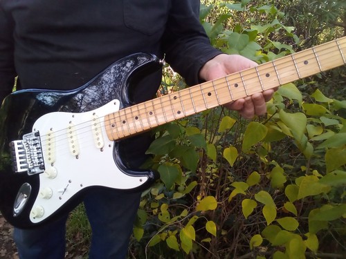 Squire stratocaster guitar - stratocaster,