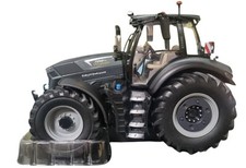 UNIVERSAL HOBBIES - Tracteur