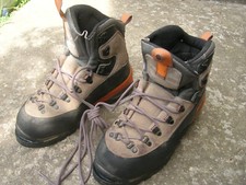 CHAUSSURES MARCHE  SALOMON CONTAGRIP TAILLE 42 BON ETAT  (M1)