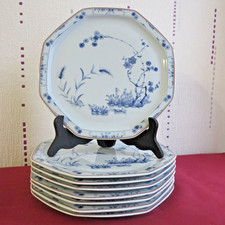 8 assiettes plates en