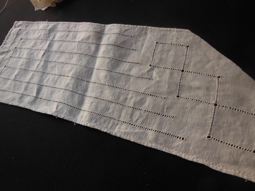Broderie ancienne jour ouvrage