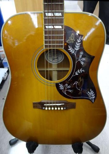 Guitare acoustique électrique