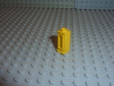 Fenetre jaune LEGO vintage yellow Window 1 x 1 x 2 Classic 29c01 Set 726/183/181