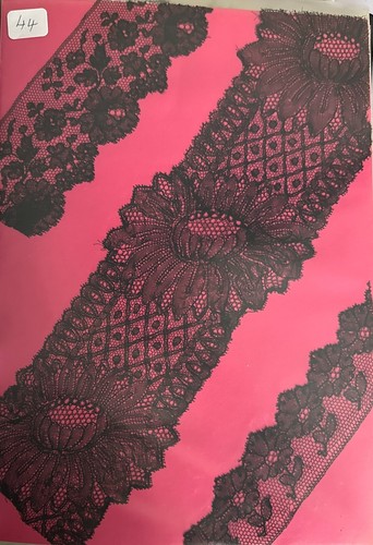 Dentelle ancienne sur carton - ancienne,
