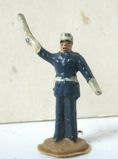 1:43  QUIRALU  AGENT DE POLICE