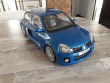 RENAULT CLIO 2 V6 PHASE 2 BLUE