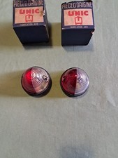 Camions UNIC et dérivé Deux feux de gabarit Rouge et Blanc AXO 