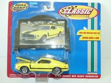 FORD MUSTANG BOSS 302 1969 Jaune et Noir ROAD CHAMPS 1:43