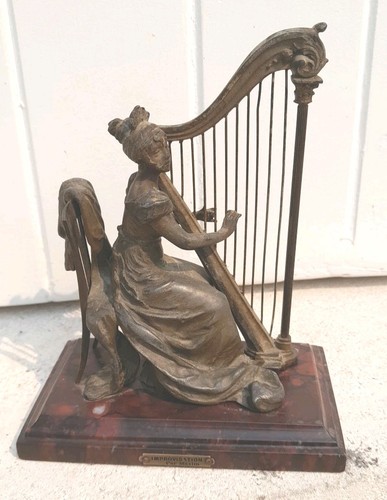 Statuette jeune femme - , la