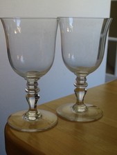 BACCARAT CRISTAL  2  VERRES A  VIN ROUGE MODELE VENCE ht 14,2 cm défaut